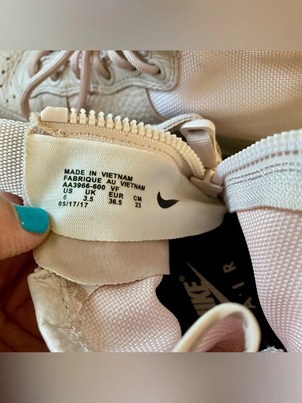 Women’s Nike SF Air Force 1 Mid sneakers - Light Pink